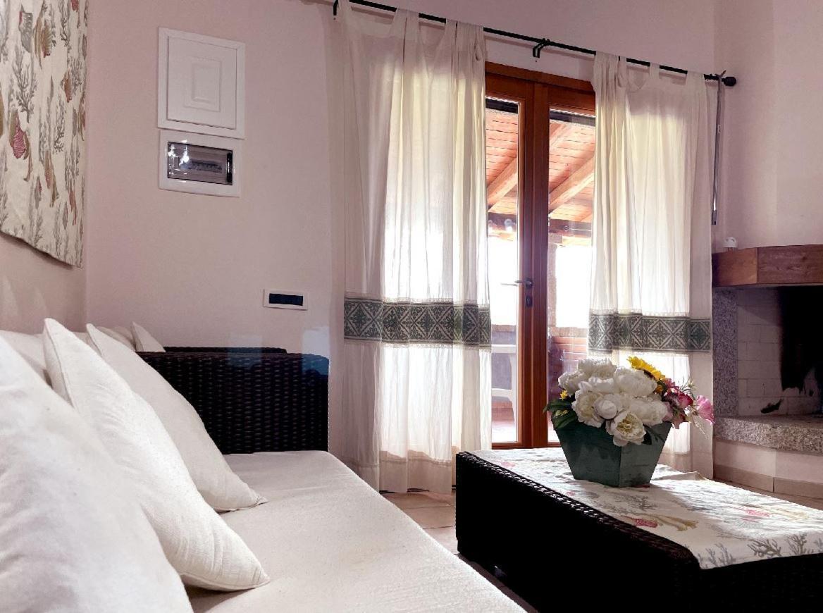 Ferienwohnung Chia Al Mare Exterior foto